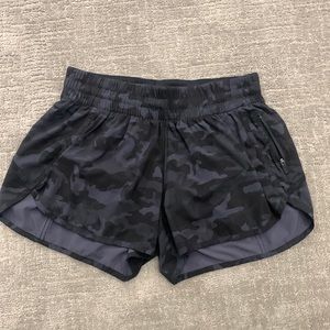 Lululemon Camo black shorts size 10